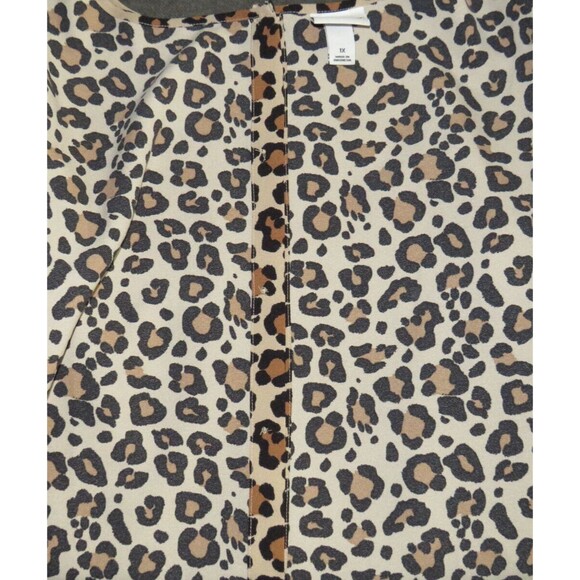 Ava + Viv Women's Leopard Print Short Sleeve Back Button Detail Blouse Plus 1X - Picture 8 of 11